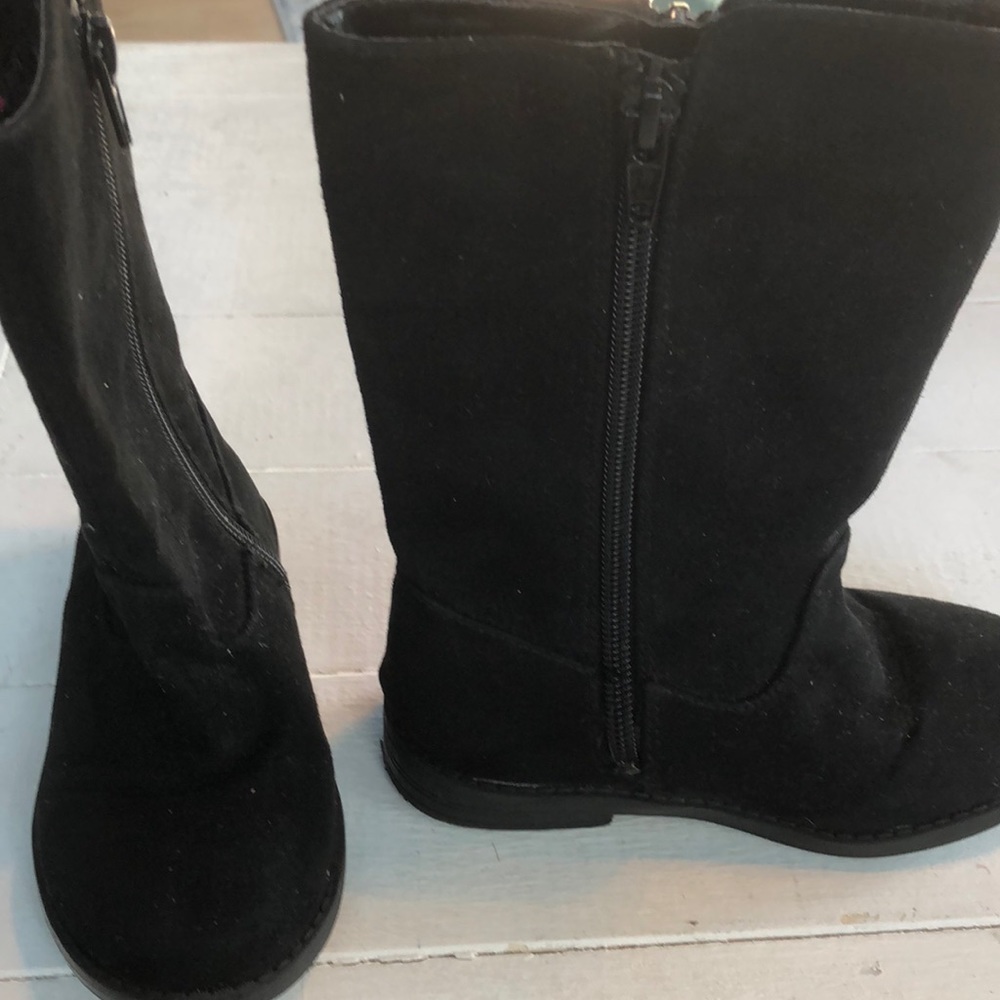 Pair of size 9 kids boots
